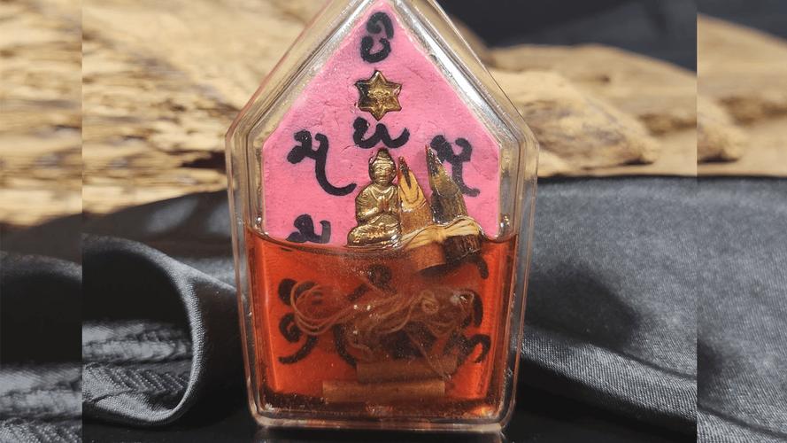 泰国佛牌阴牌哪个最灵（泰国佛牌阴牌和正牌）